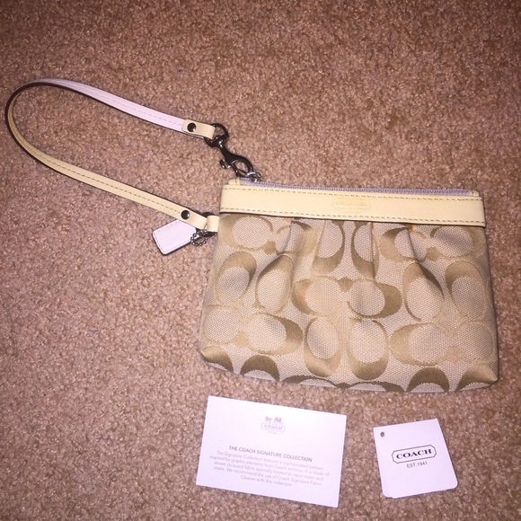 Coach Handbags - Coach Wristlet Never Used